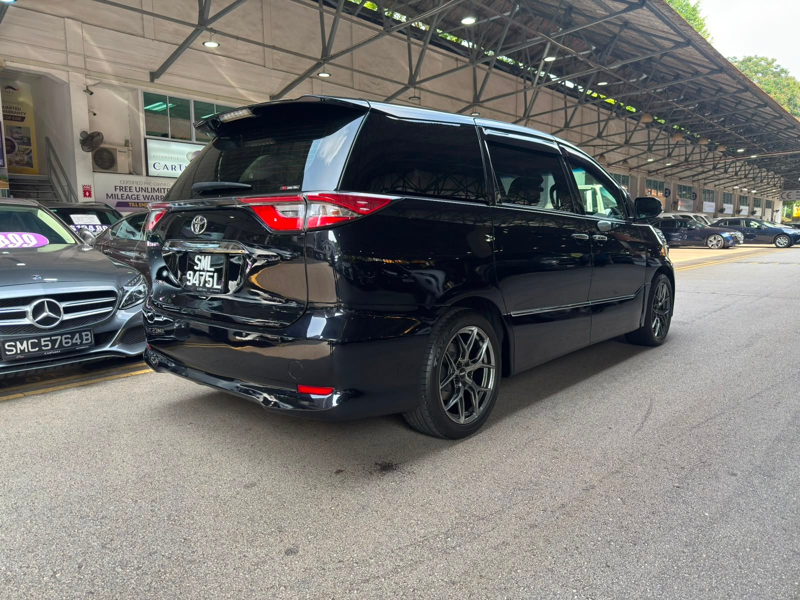 Toyota Estima Aeras Premium 2.4 photo 2